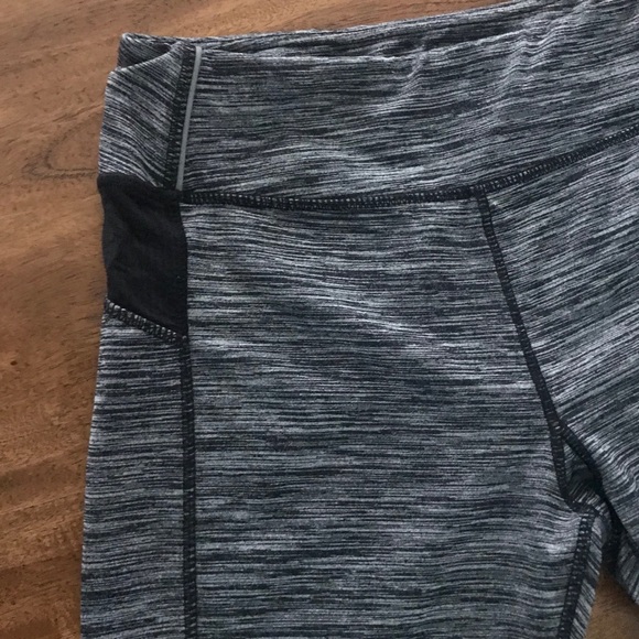 Crop Workout Leggings - Picture 2 of 7